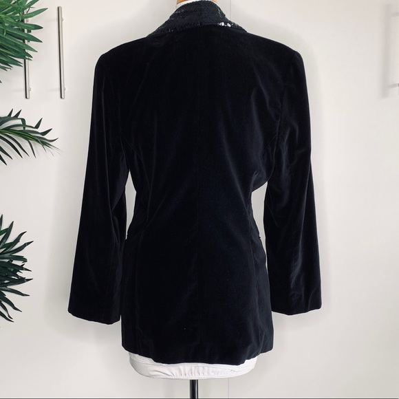 M Vintage Velvet Tuxedo Blazer with 80s Shoulder Pads and Sequined Lapels - Picture 7 of 10
